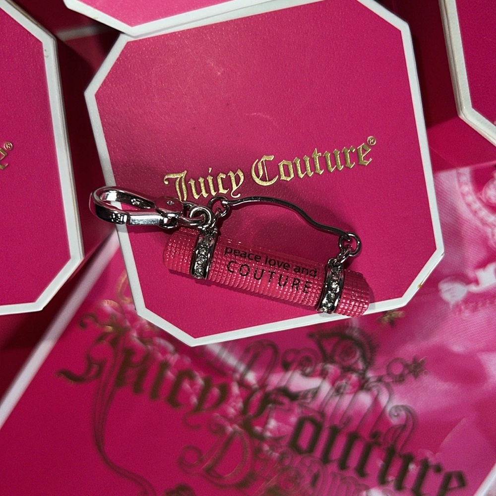RETIRED✨Vintage Juicy Couture yoga mat charm🎀 - Picture 4 of 5